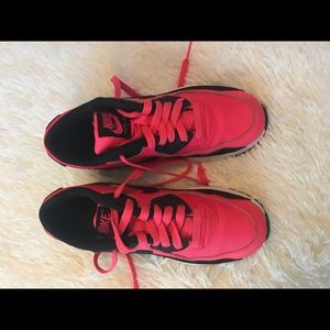 Nike air max youth size 4